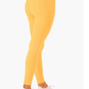 High waisted leggings